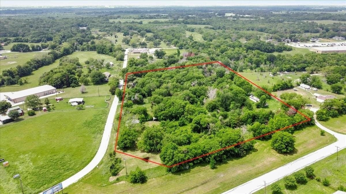 0.92 acres in Kaufman County