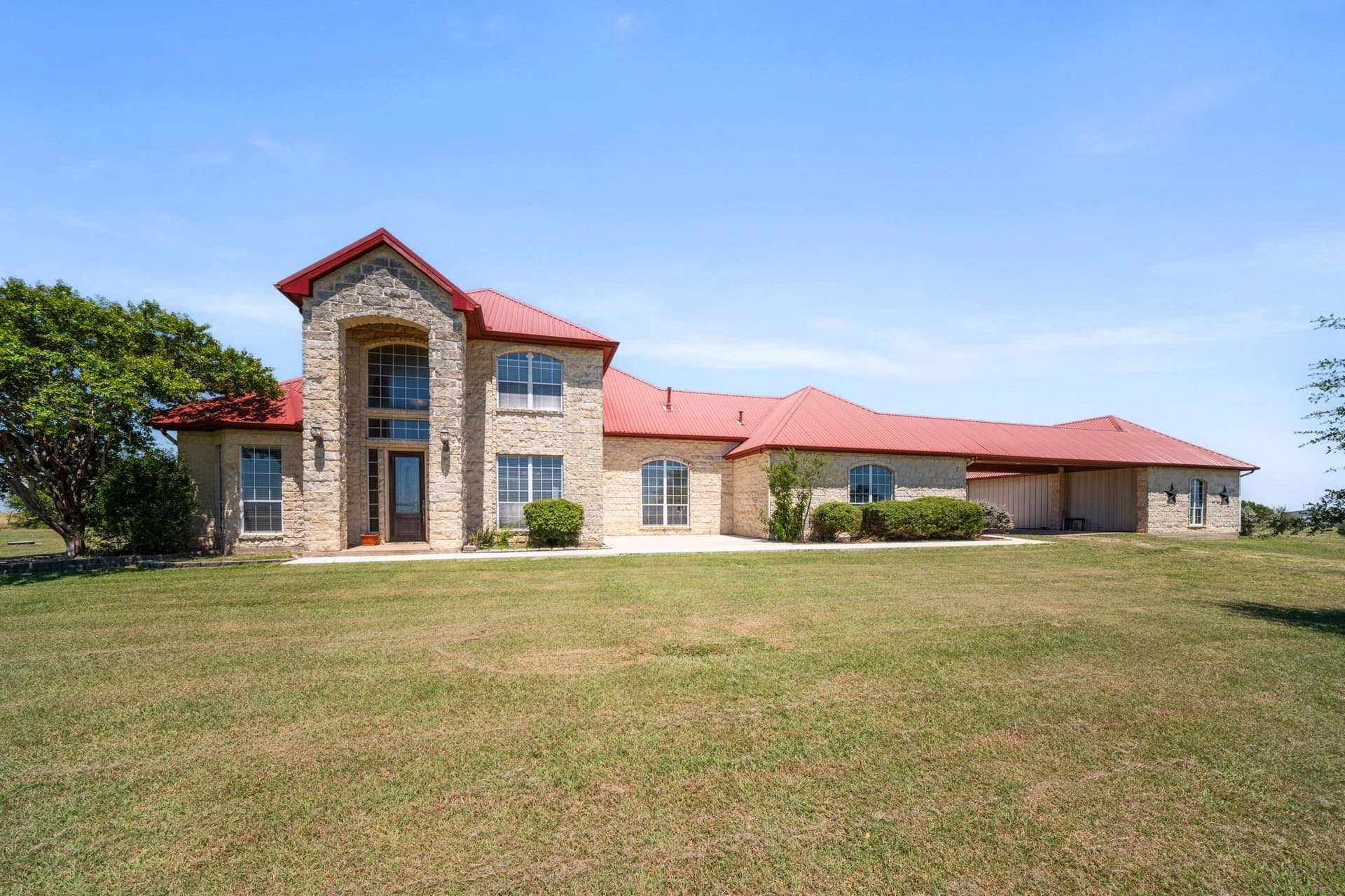 29.68 acres in Ellis County