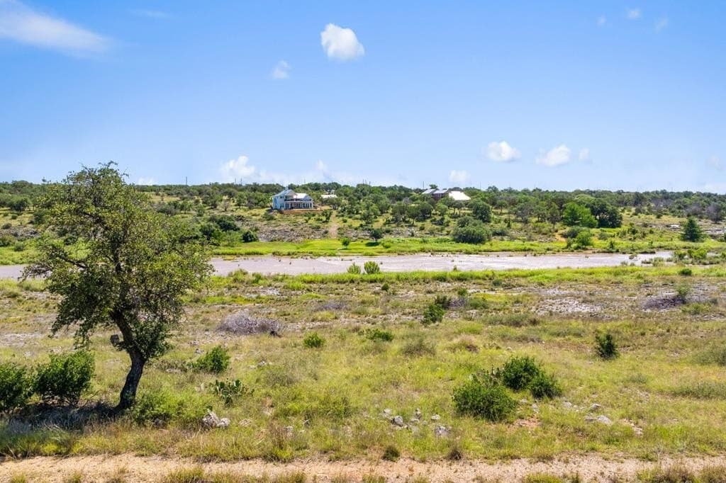 25 acres in Blanco County