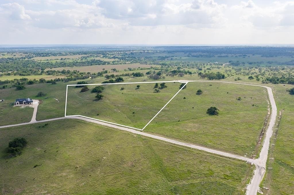 10.01 acres in Gillespie County