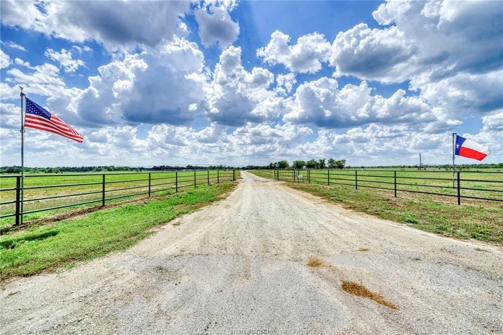 523.41 acres in Robertson County