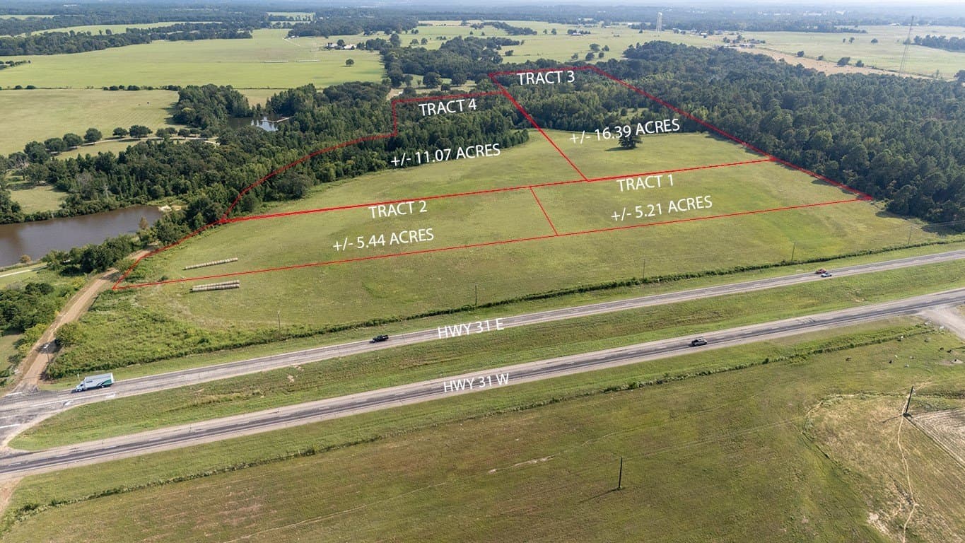 11.7 acres in Henderson County