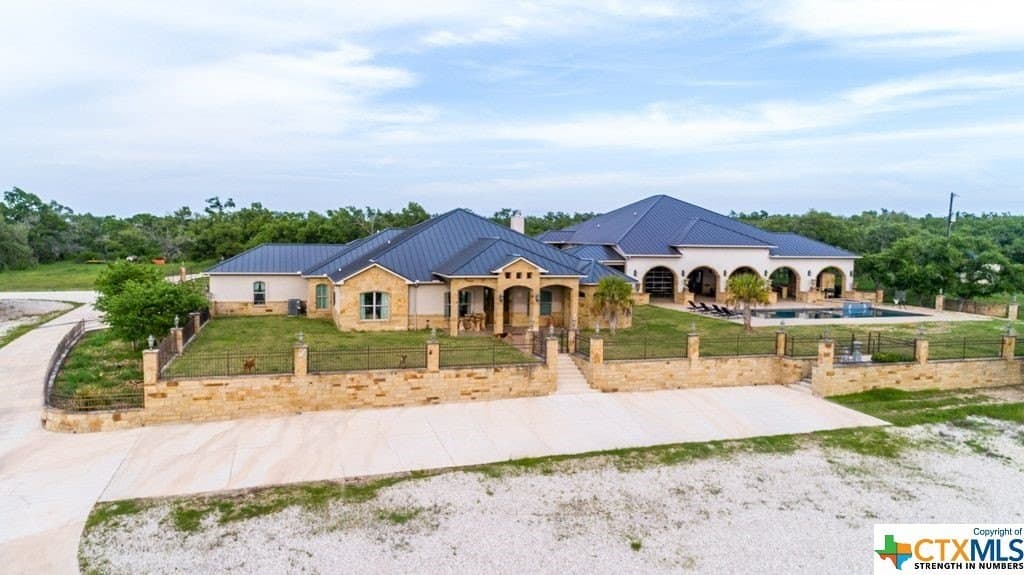 38.94 acres in Hays County