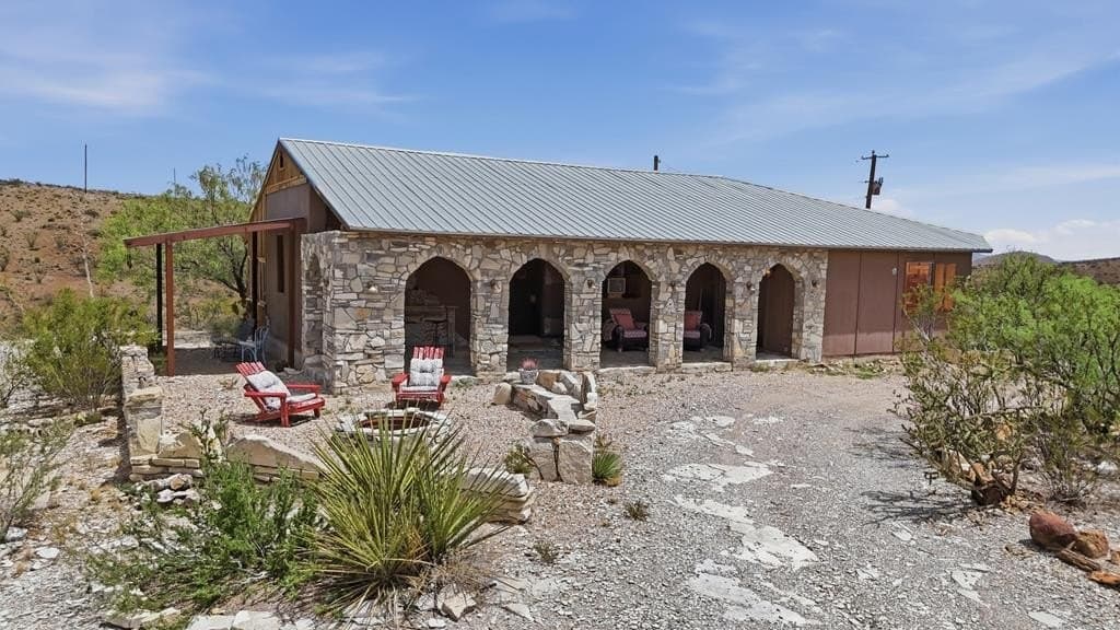 20 acres in Brewster County