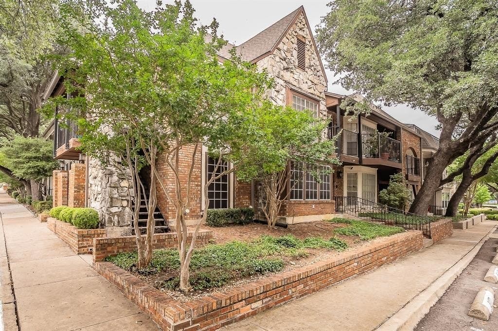 11.05 acres in Dallas County
