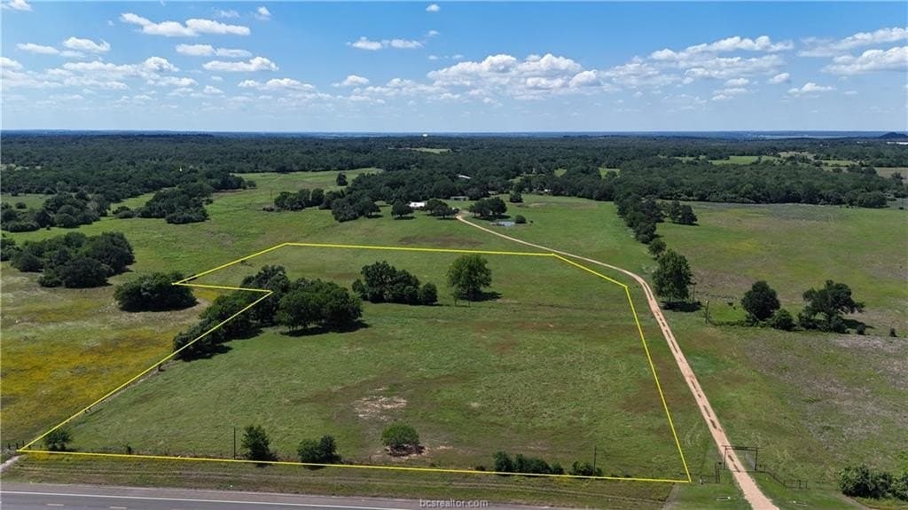 11.5 acres in Milam County