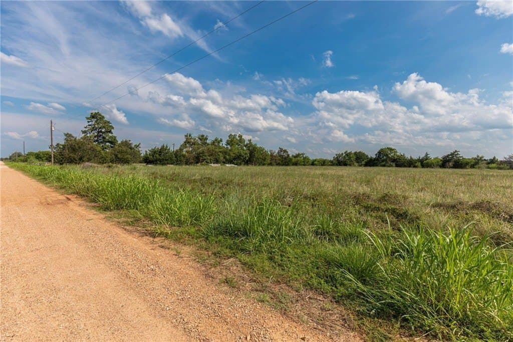 34.65 acres in AUSTIN County