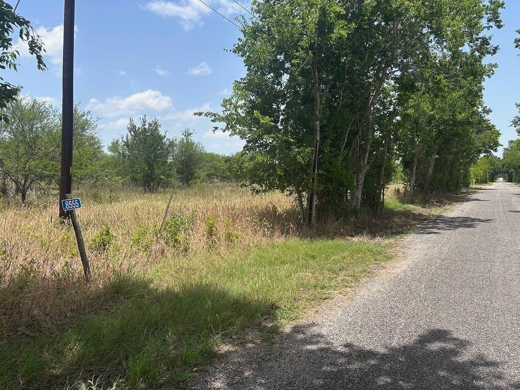 10.5 acres in Waller County
