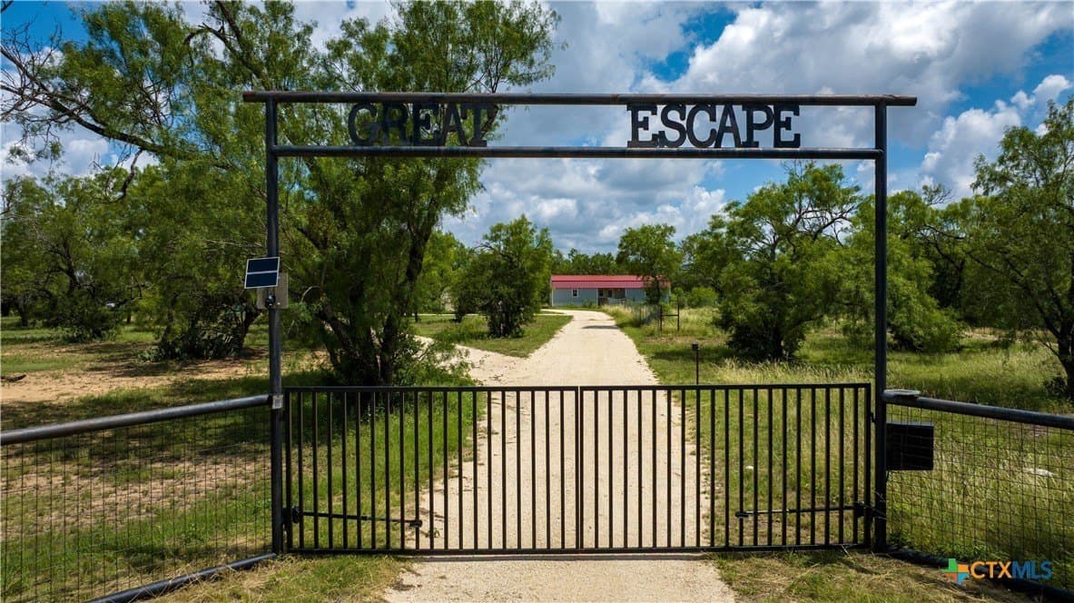17.15 acres in Bandera County