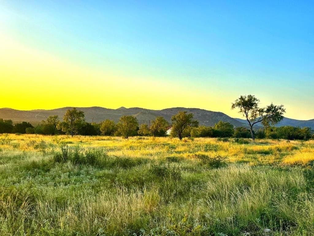 3.04 acres in Real County