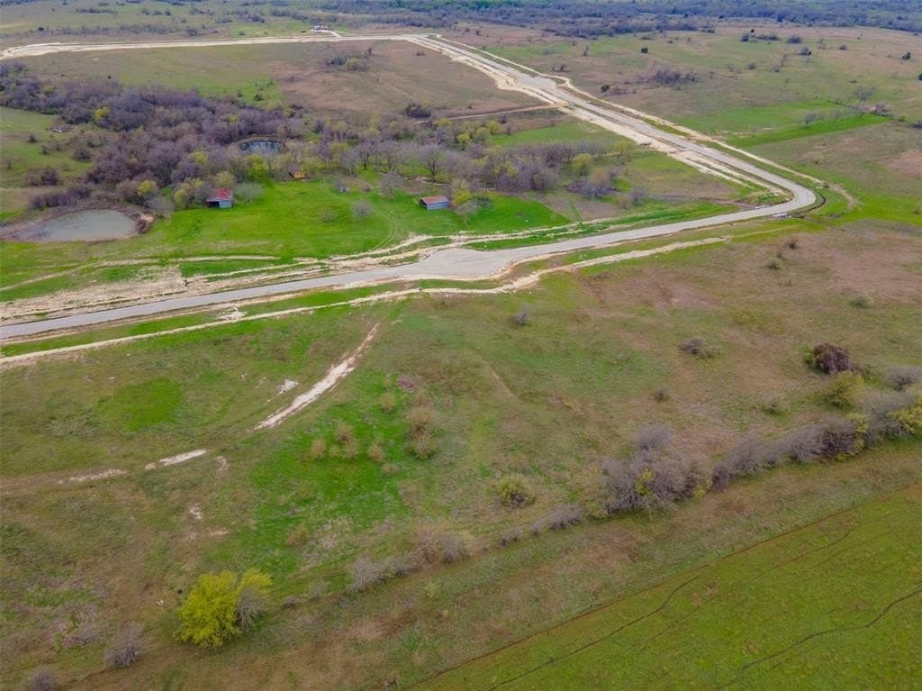 2 acres in Hill County