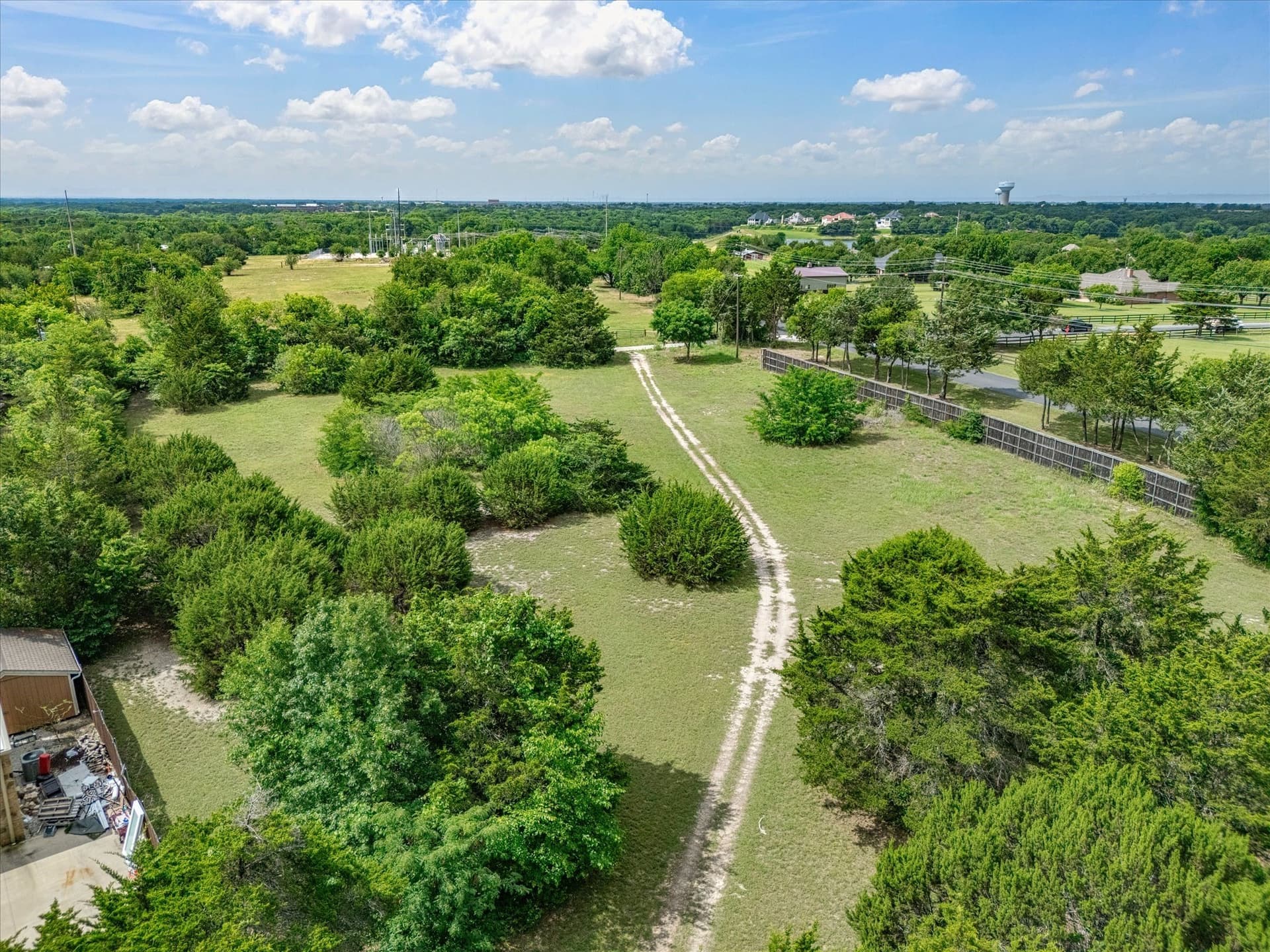 2.09 acres in Ellis County