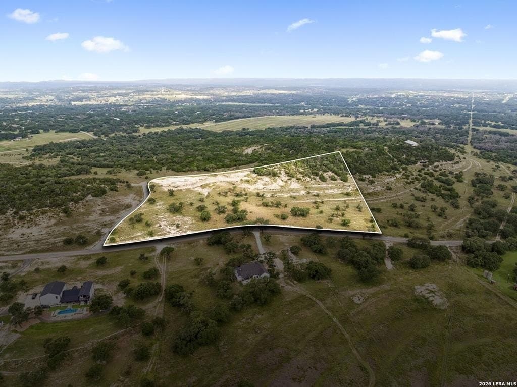 10.06 acres in Kendall County
