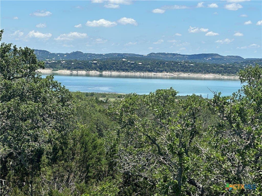 8.23 acres in Comal County