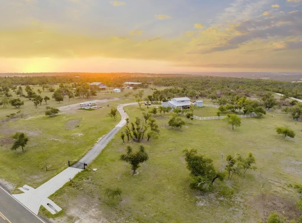 10.5 acres in Gillespie County
