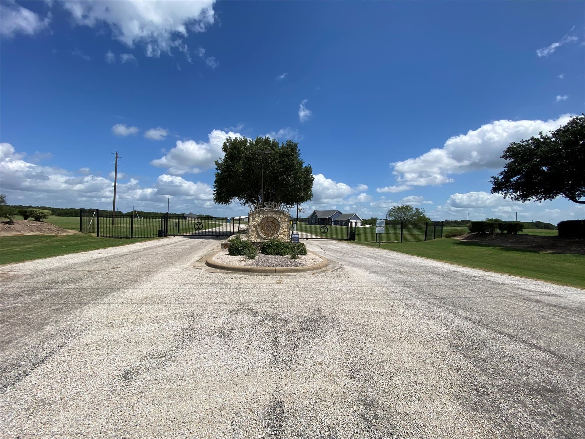 2.01 acres in Navarro County