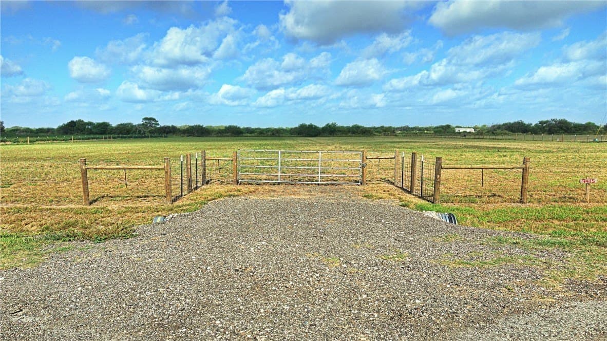 4 acres in San Patricio County