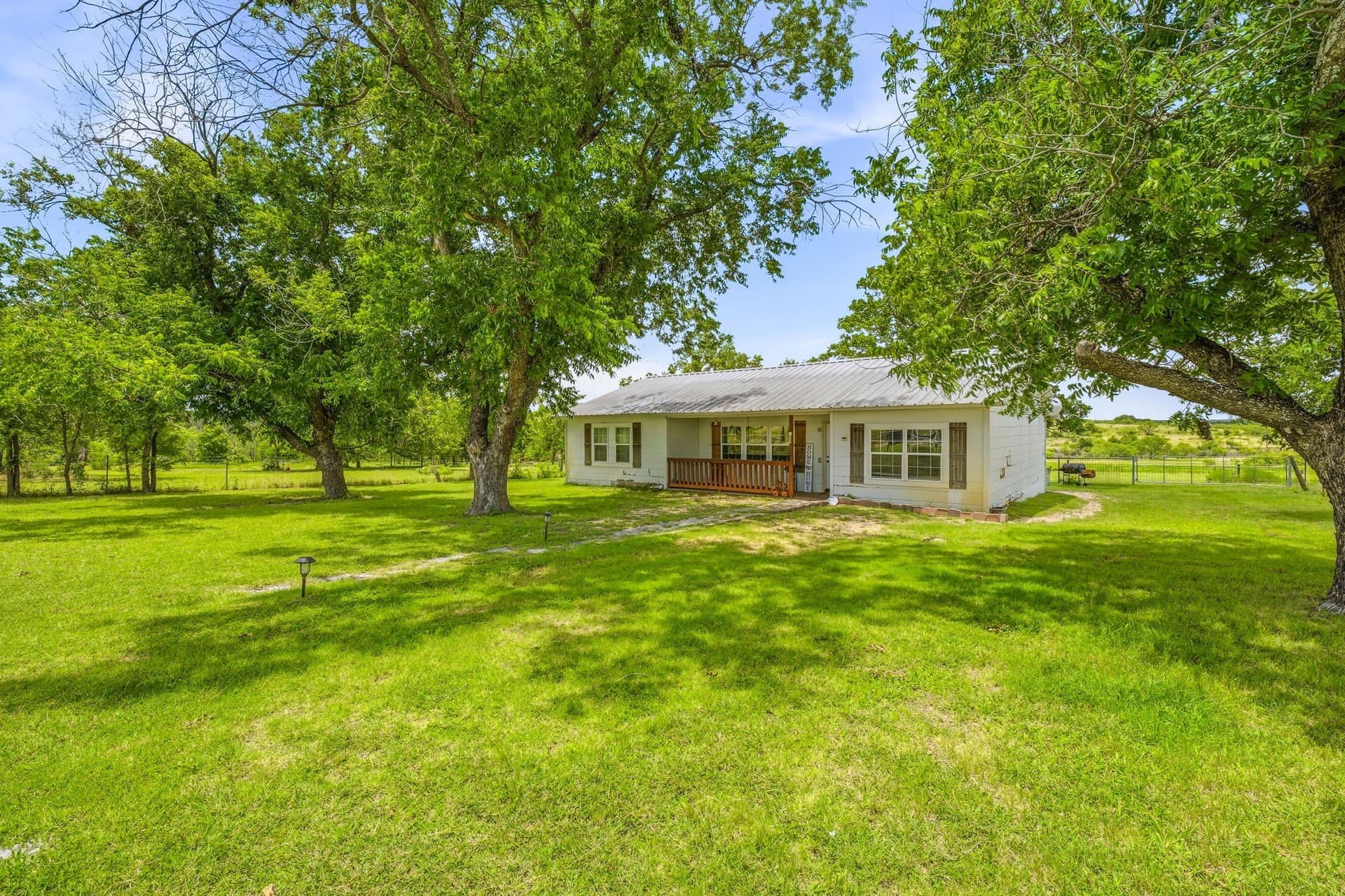 10.01 acres in Comanche County