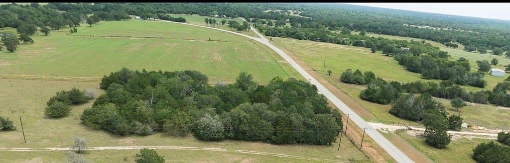 1.51 acres in Lavaca County