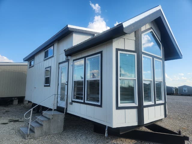 Blue Ribbon Housing-Fleetwood